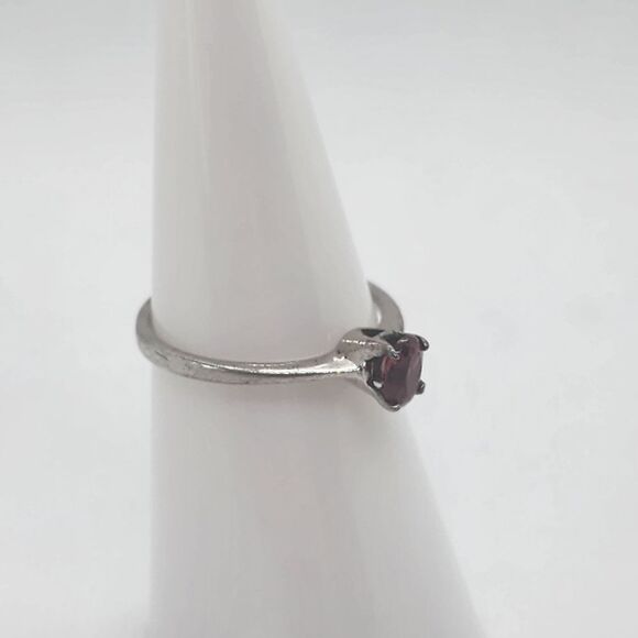 Sterling Silver & Garnet Ring (5.75) - Picture 3 of 7